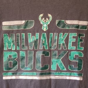 Milwaukee Bucks Tee Kids Size XL